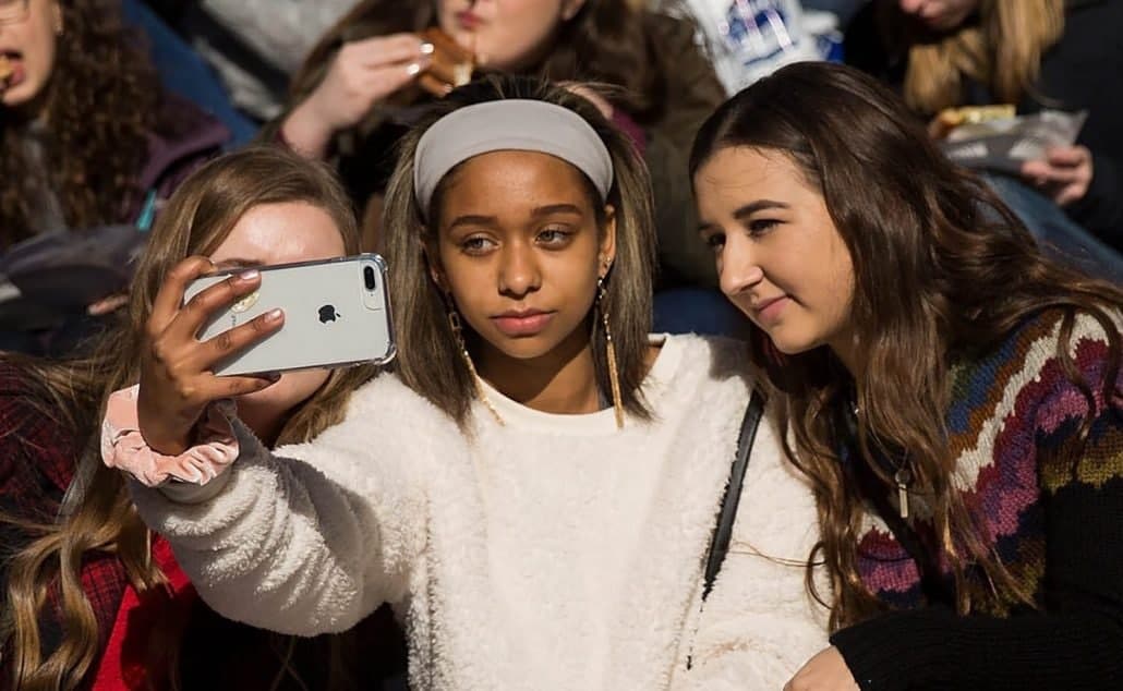 最新调查显示，美国青少年喜欢iPhone – 90％的人